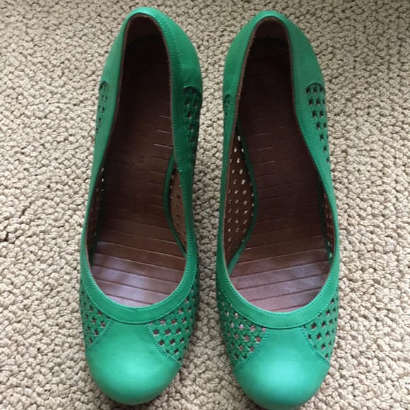 kelly green pumps shoes